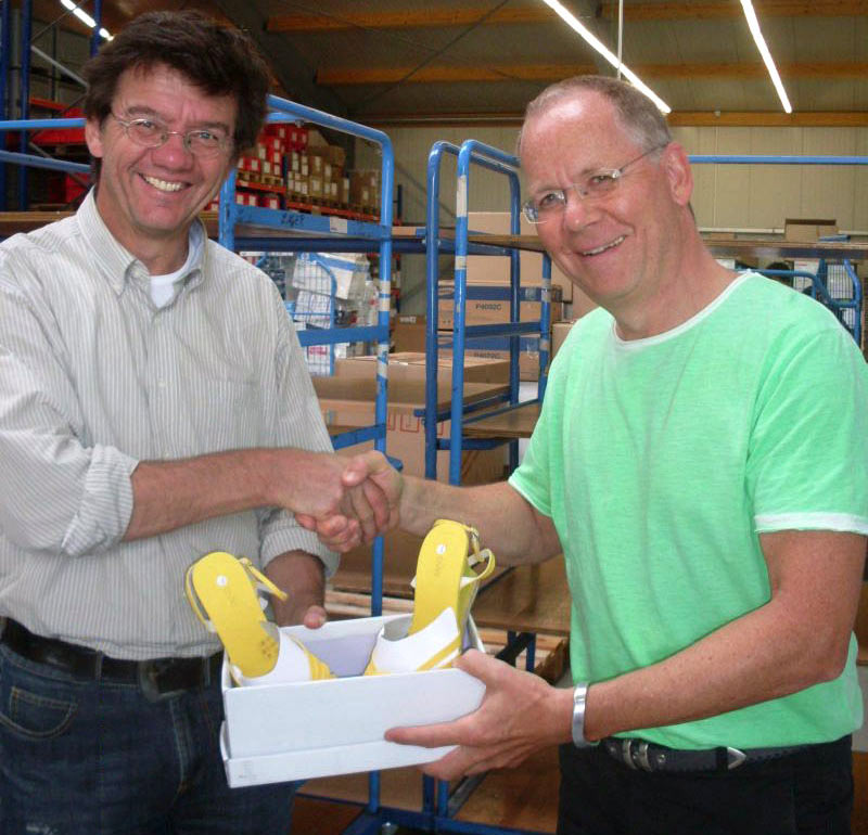 Die Übergabe der Schuhe